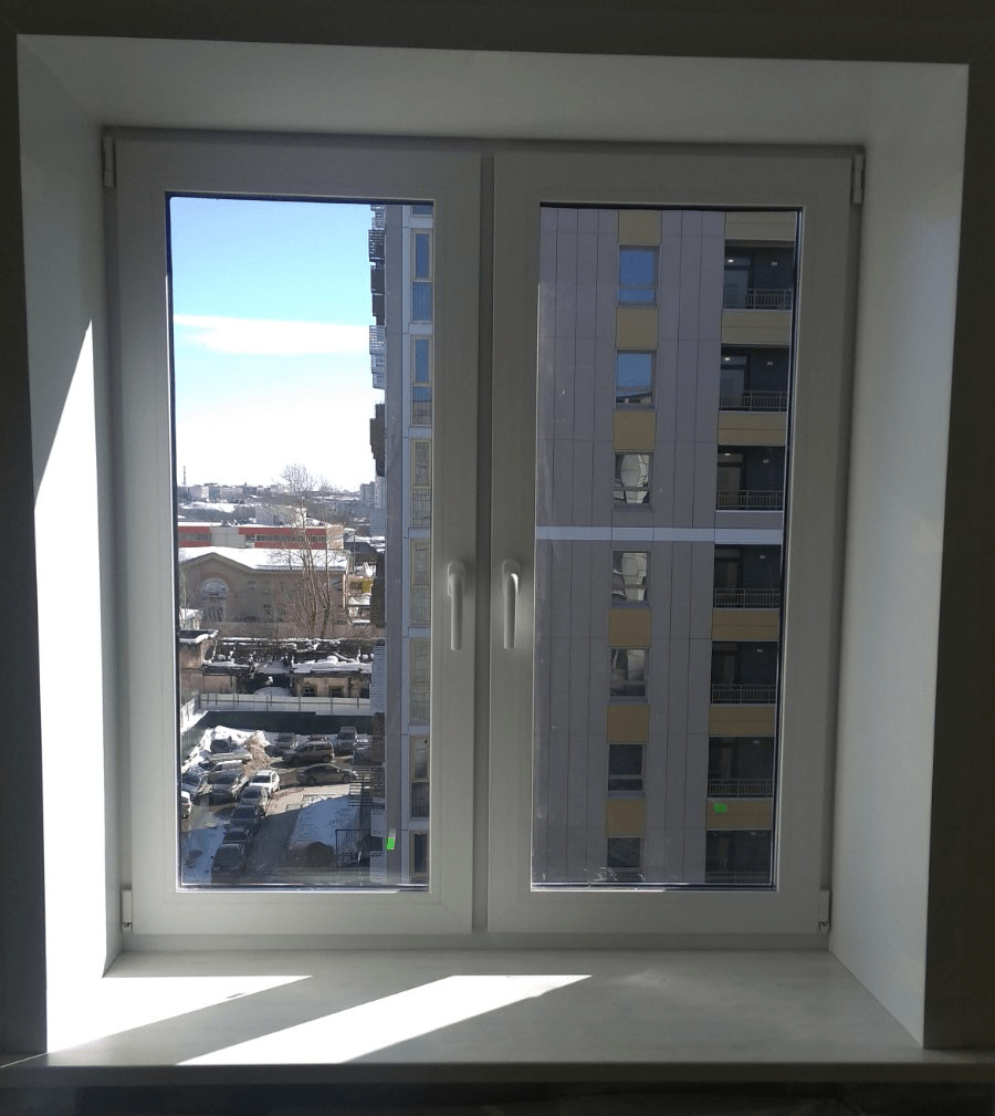 пластиковое окно для квартиры в кирпичном многоквартирном доме