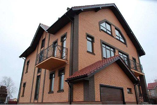 пластиковые окна с ламинацией в коттедж